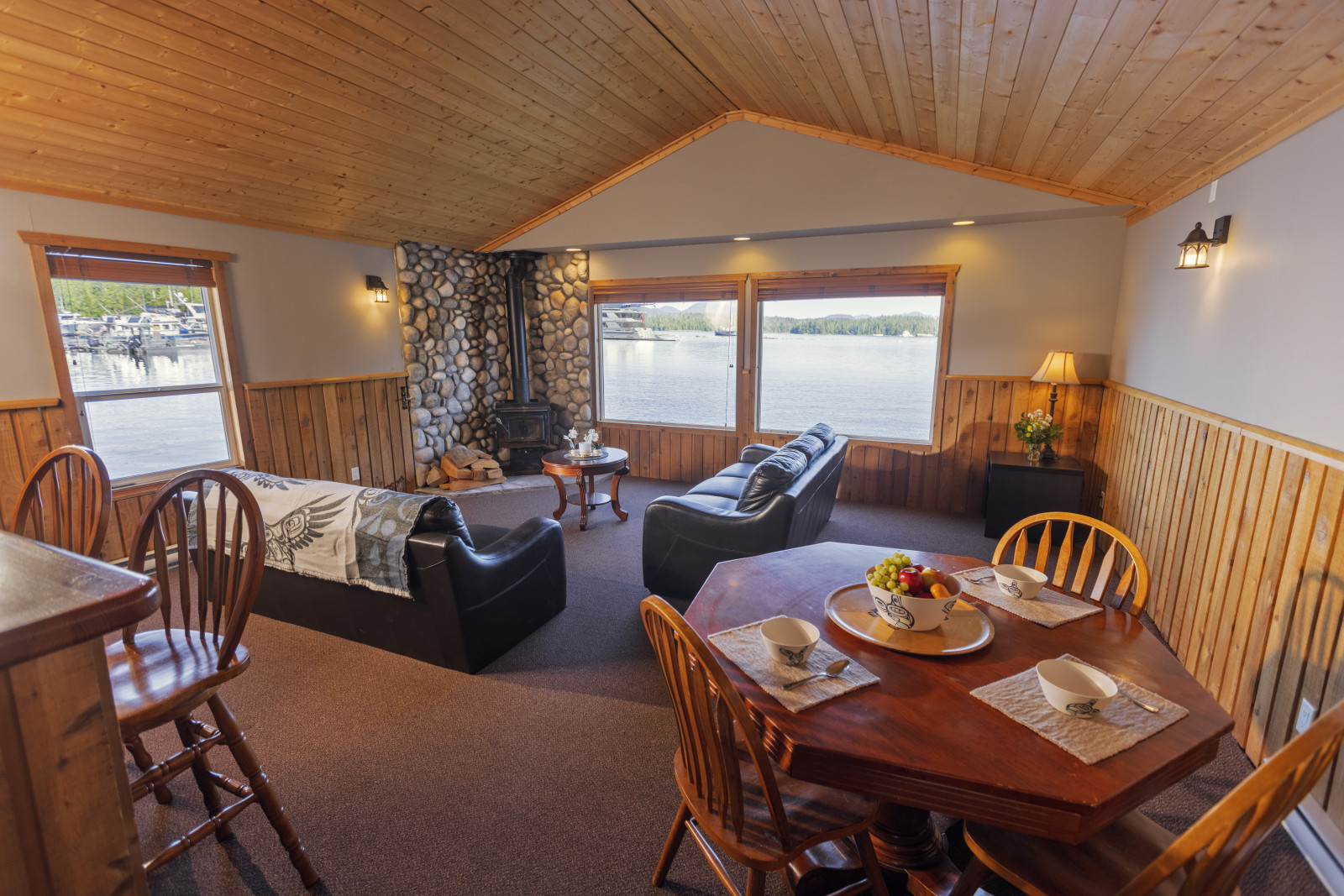 Floathouse great room_2